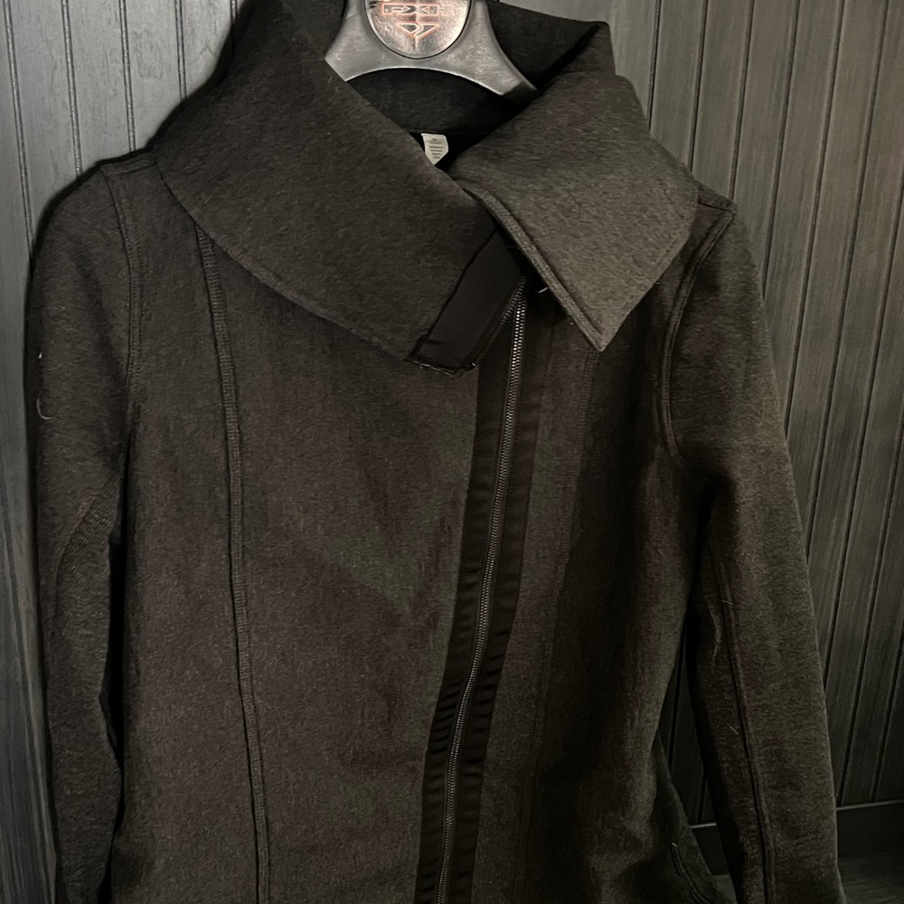 NEW WITHOUT TAG Lululemon Athletica Virasana Blanket Wrap Coat. - Picture 2 of 7